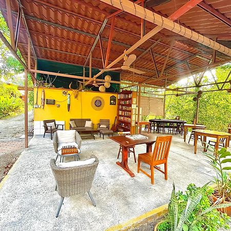 Hotel Tres Banderas Manuel Antonio Exterior foto