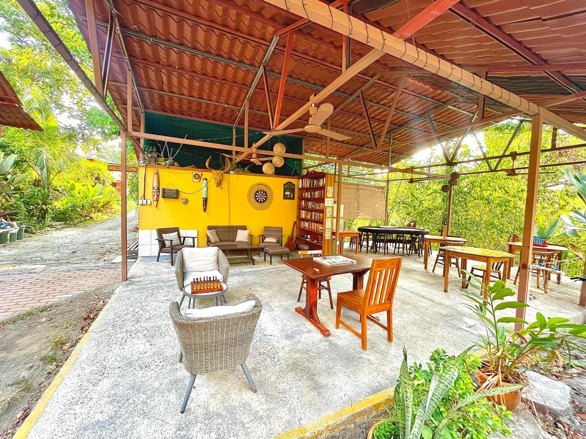 Hotel Tres Banderas Manuel Antonio Exterior foto